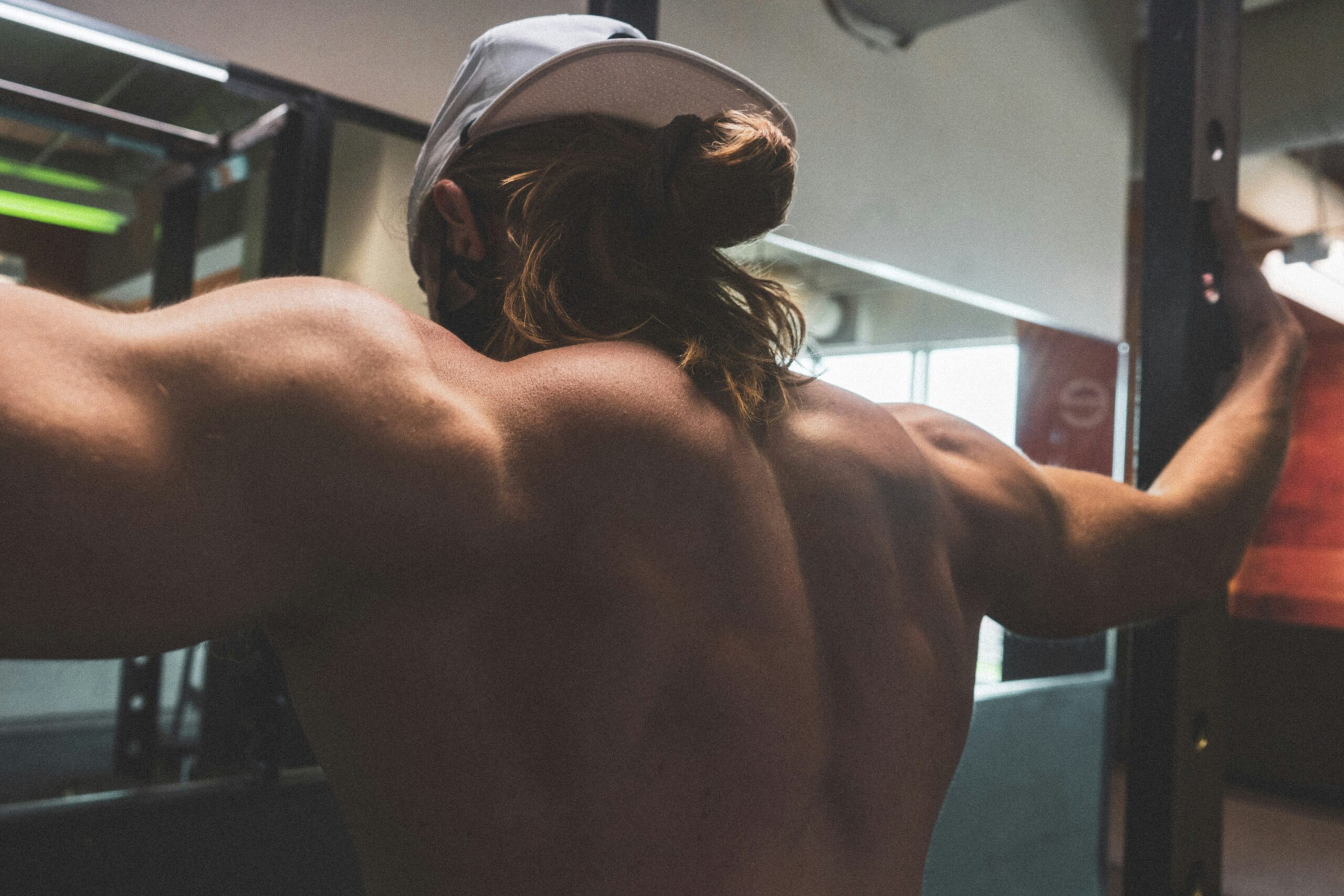 Reprendre la musculation après une tendinite à l’épaule : le guide complet